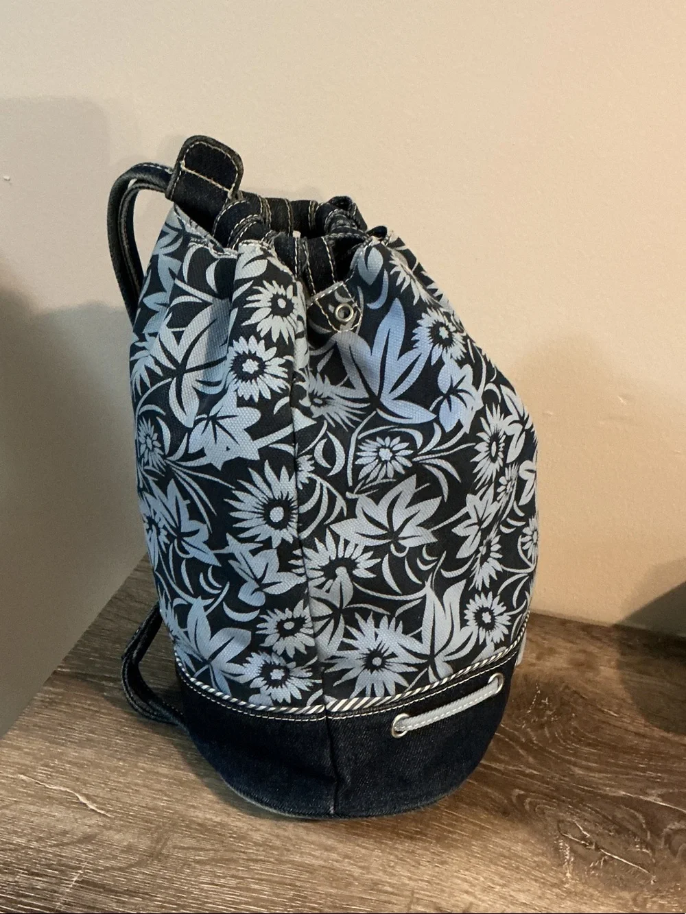 Tommy Hilfiger Navy & Blue Floral Drawstring Denim Backpack 9.25x11.5x6 GUC